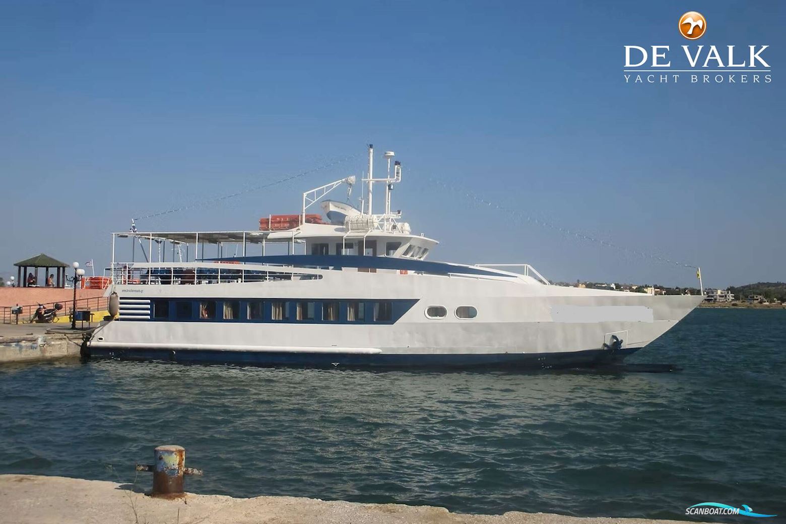 Day Passengers Ship 25 M