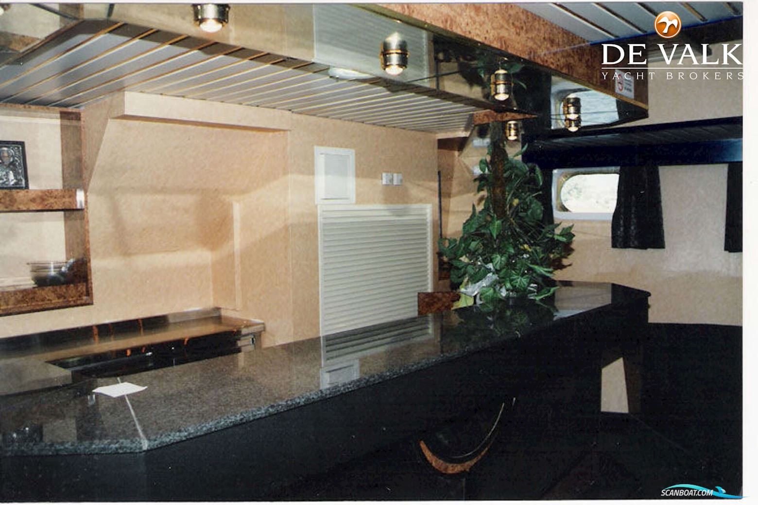 Day Passengers Ship 25 M