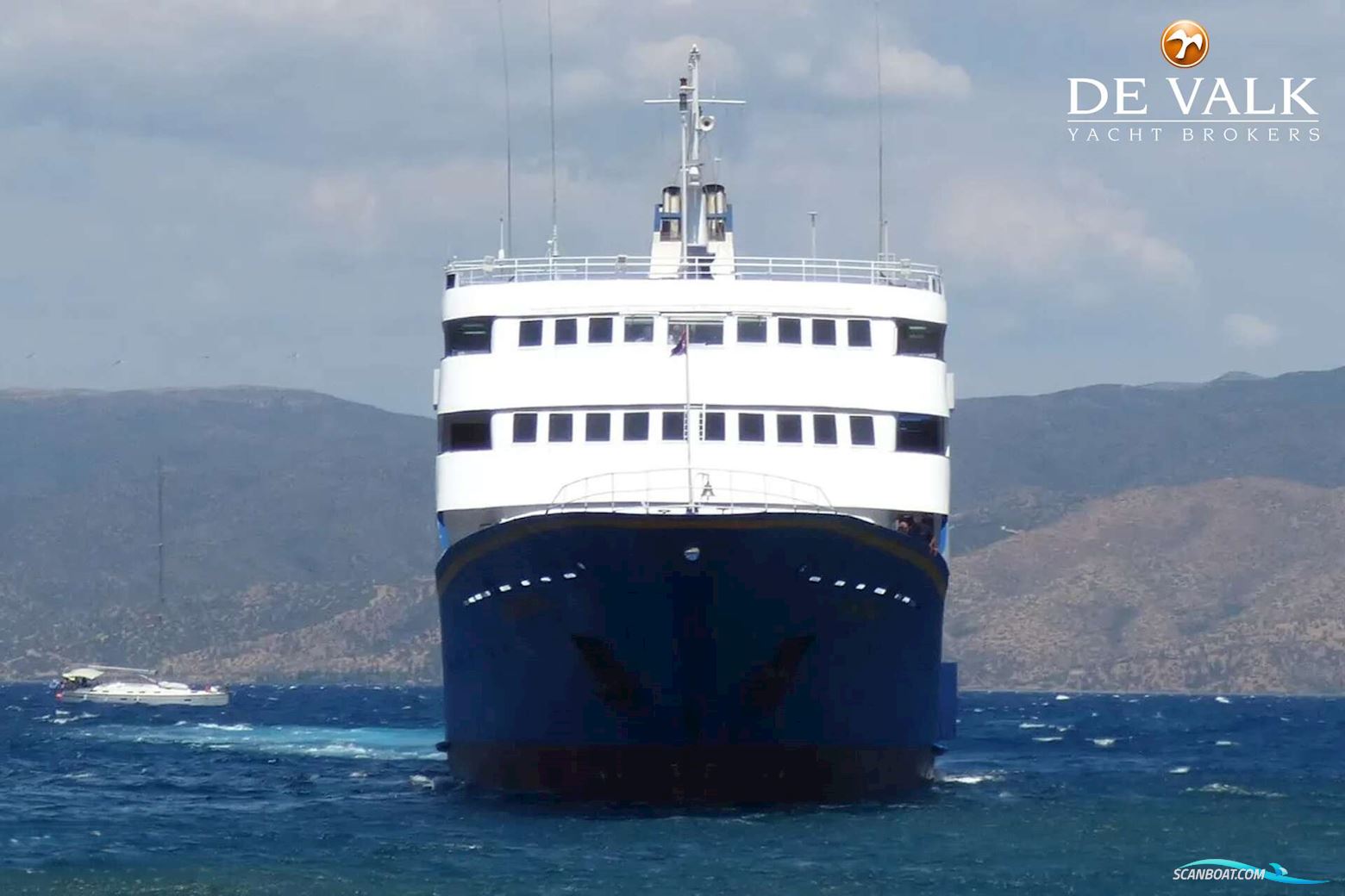 Day Passengers Ship 77.4