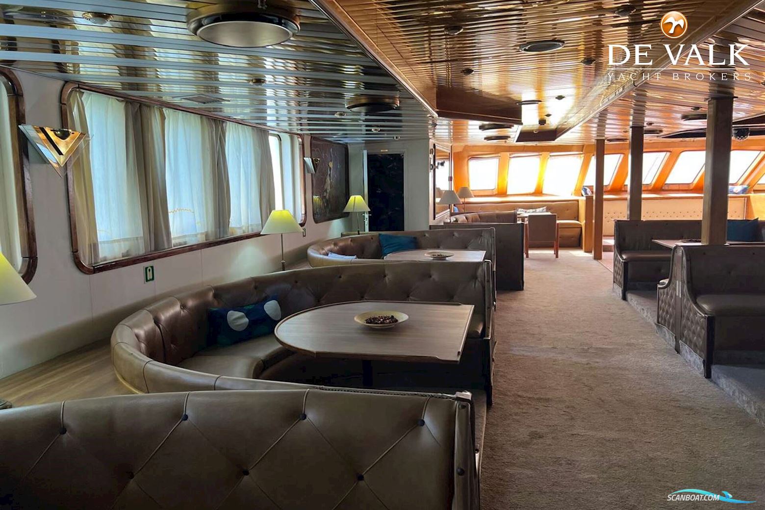 Day Passengers Ship 77.4