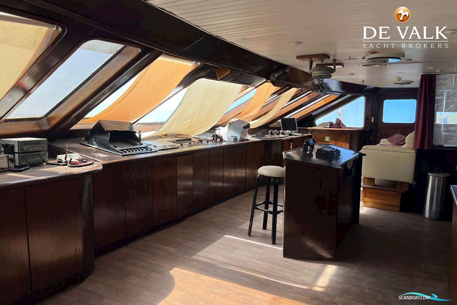 Day Passengers Ship 77.4