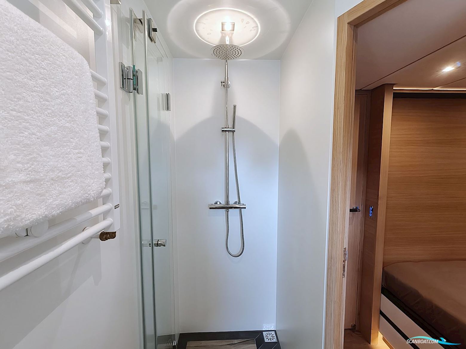 De Alm Grand Voyager 65