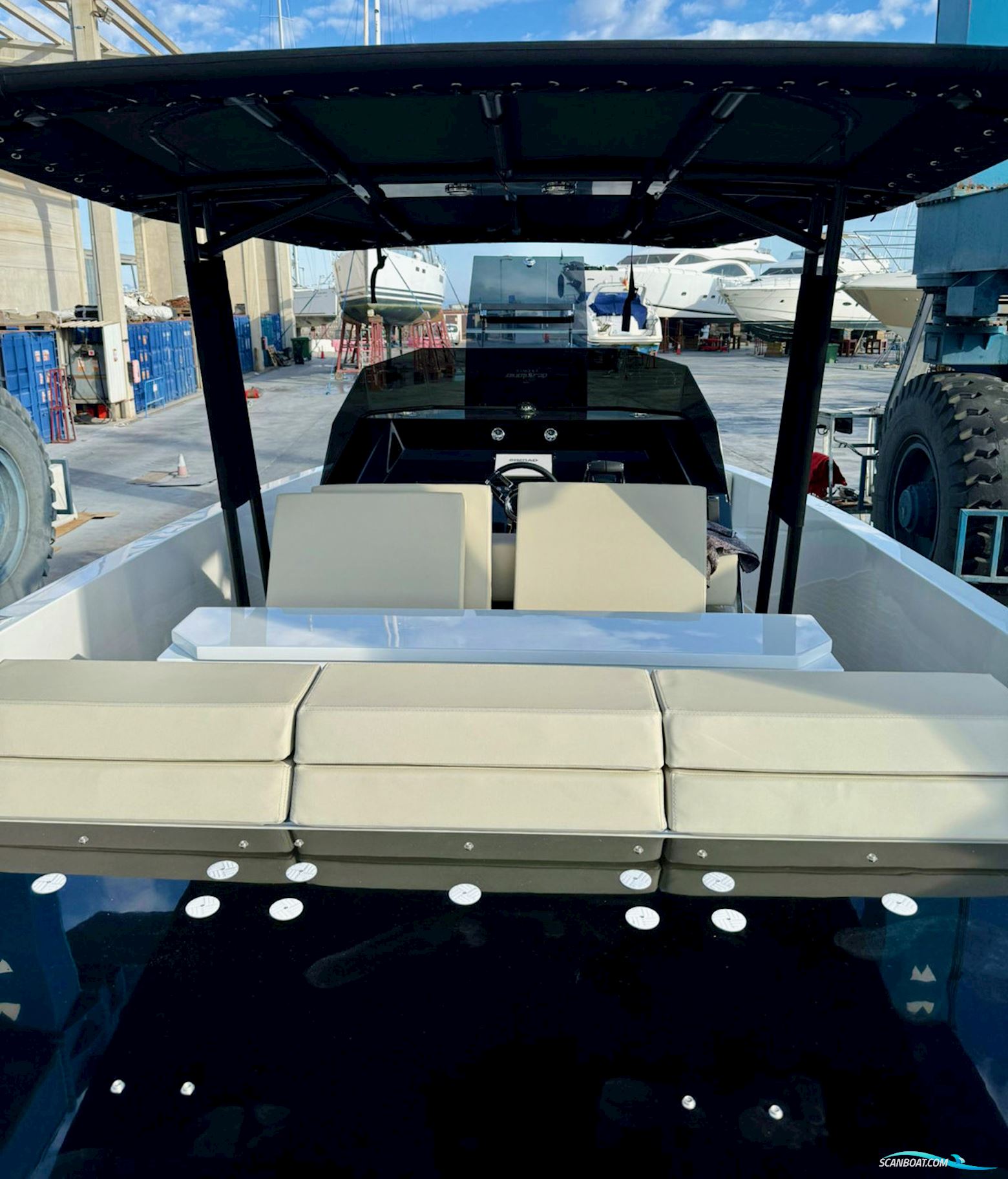 De Antonio Yachts D28 Open