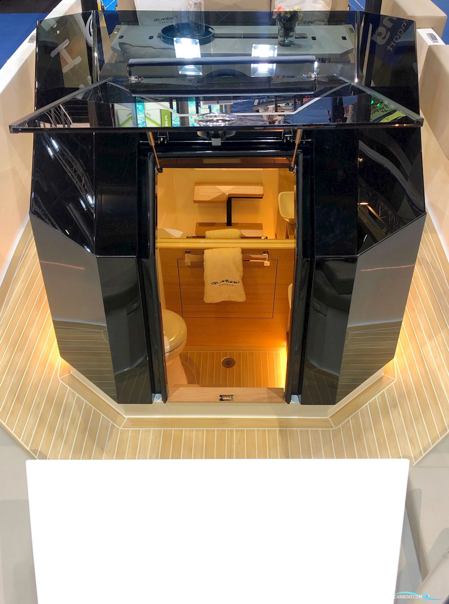 De Antonio Yachts D28 Open