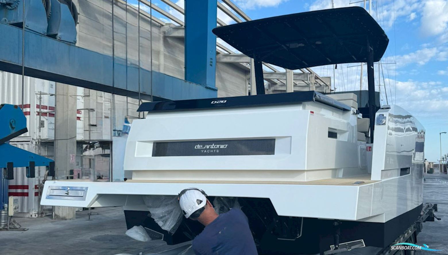 De Antonio Yachts D28 Open
