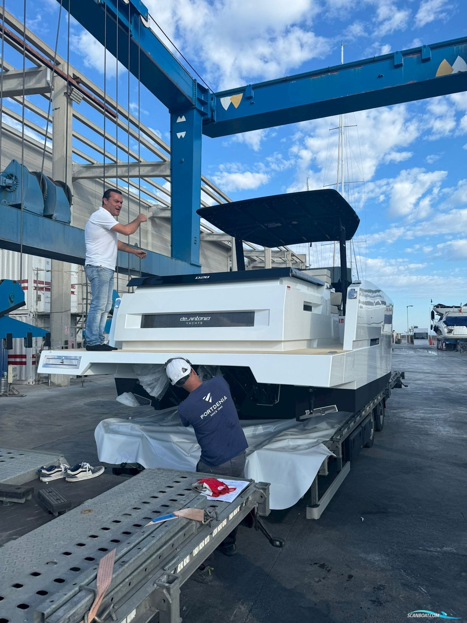 De Antonio Yachts D28