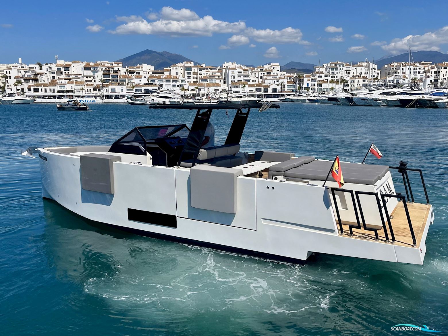 De Antonio Yachts D33 OPEN