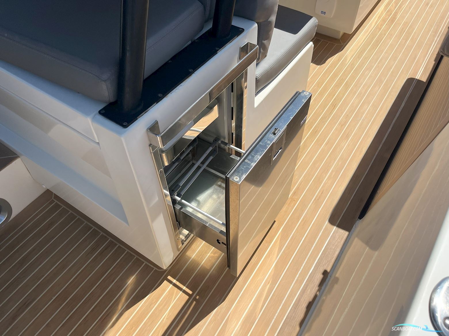 De Antonio Yachts D33 OPEN