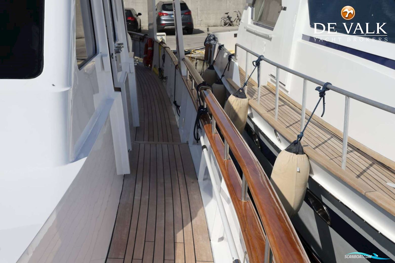 De Vries Lentsch 22M