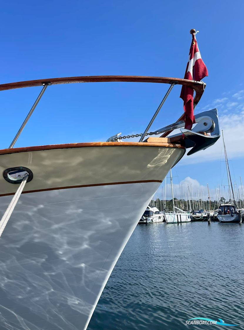 Defever 48 Sundeck