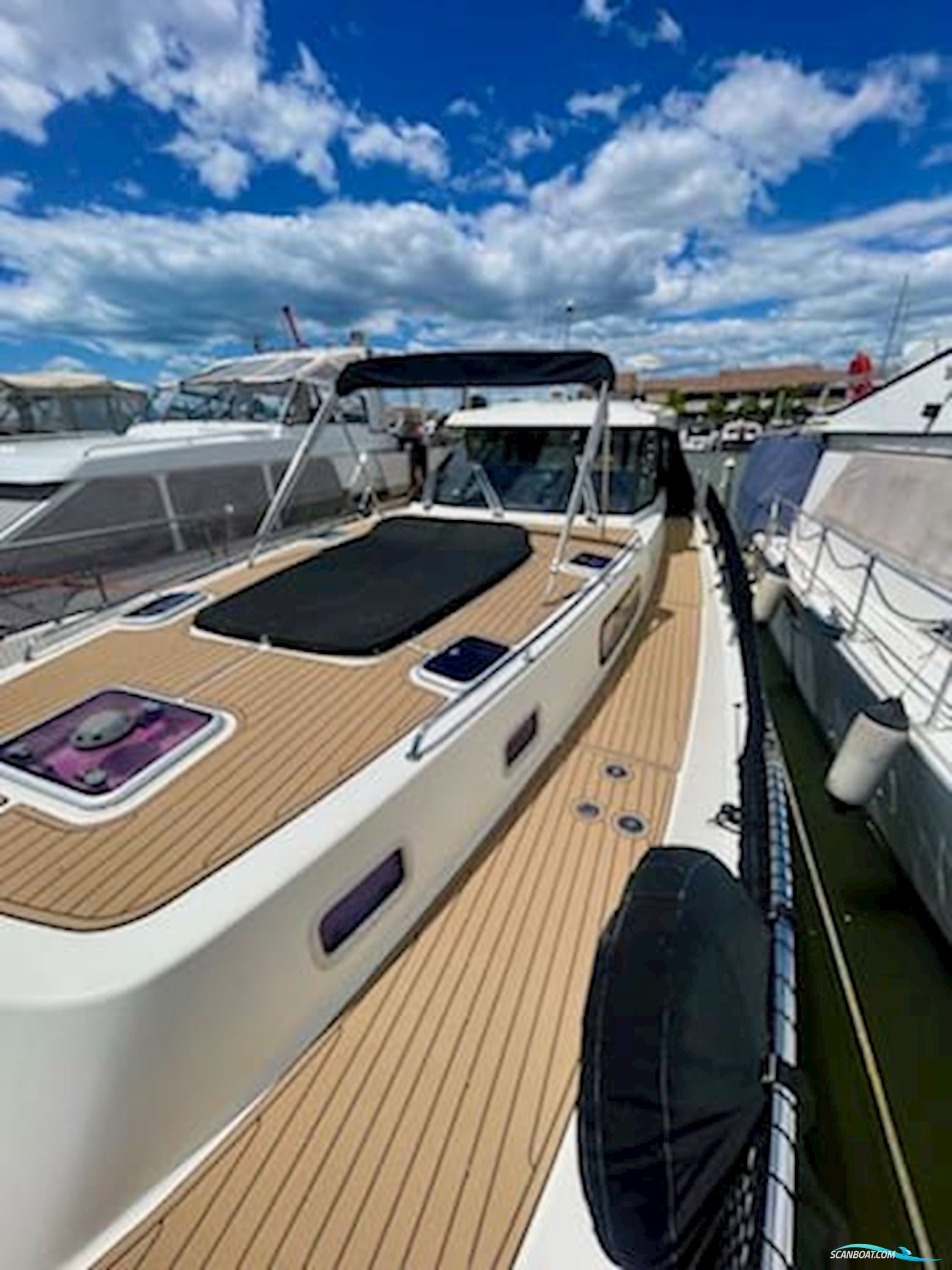 Delphia Escape 1350