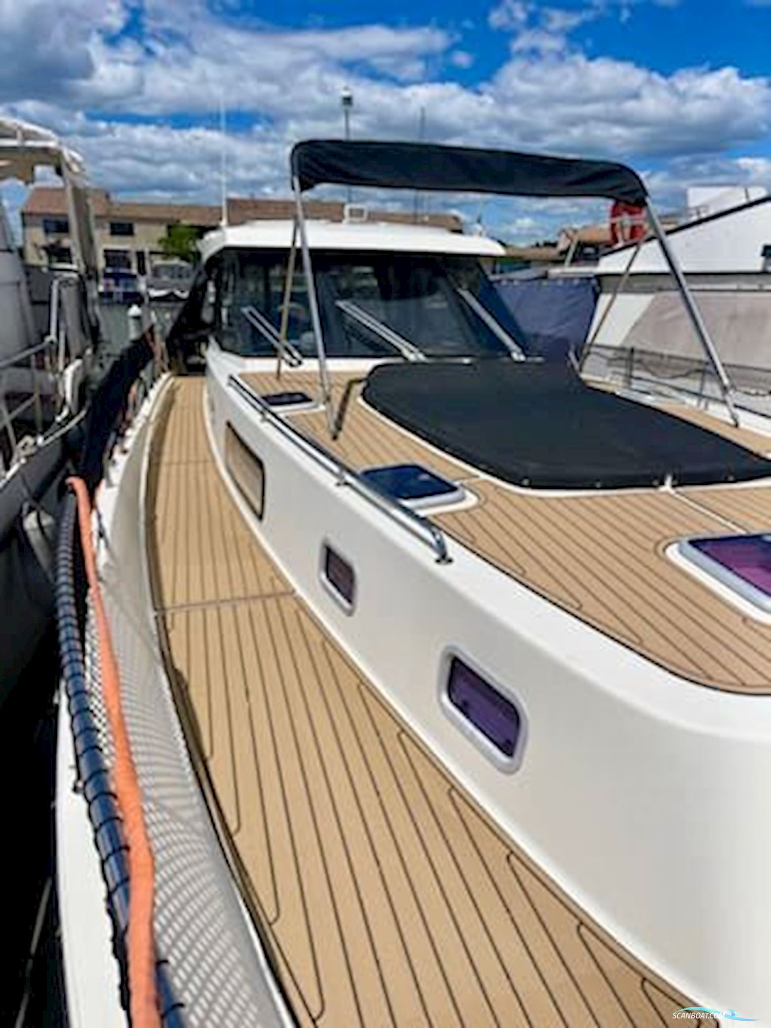 Delphia Escape 1350