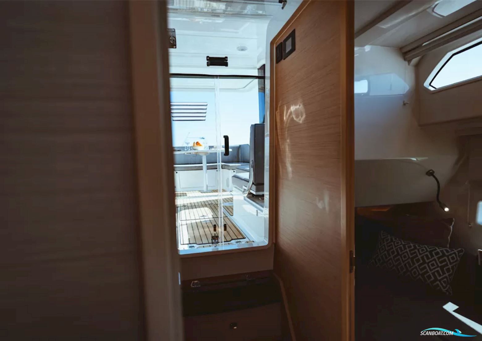 DELPHIA YACHTS 10 LoungeTop Electric