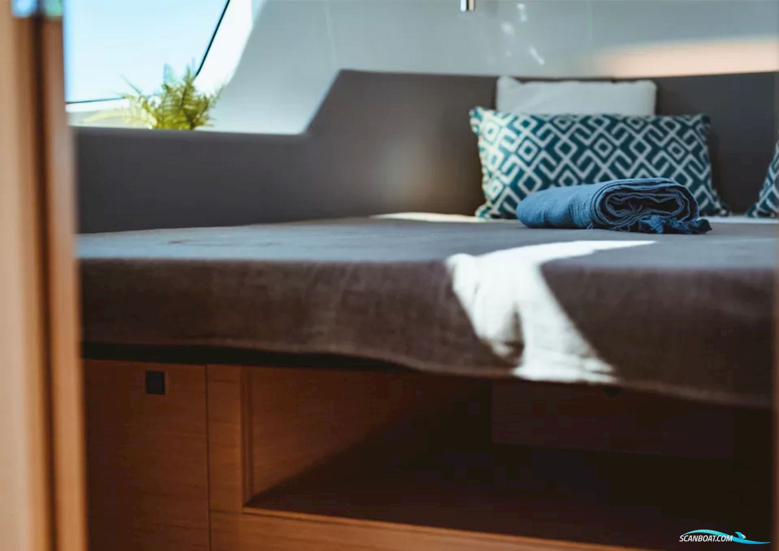 DELPHIA YACHTS 10 LoungeTop Electric