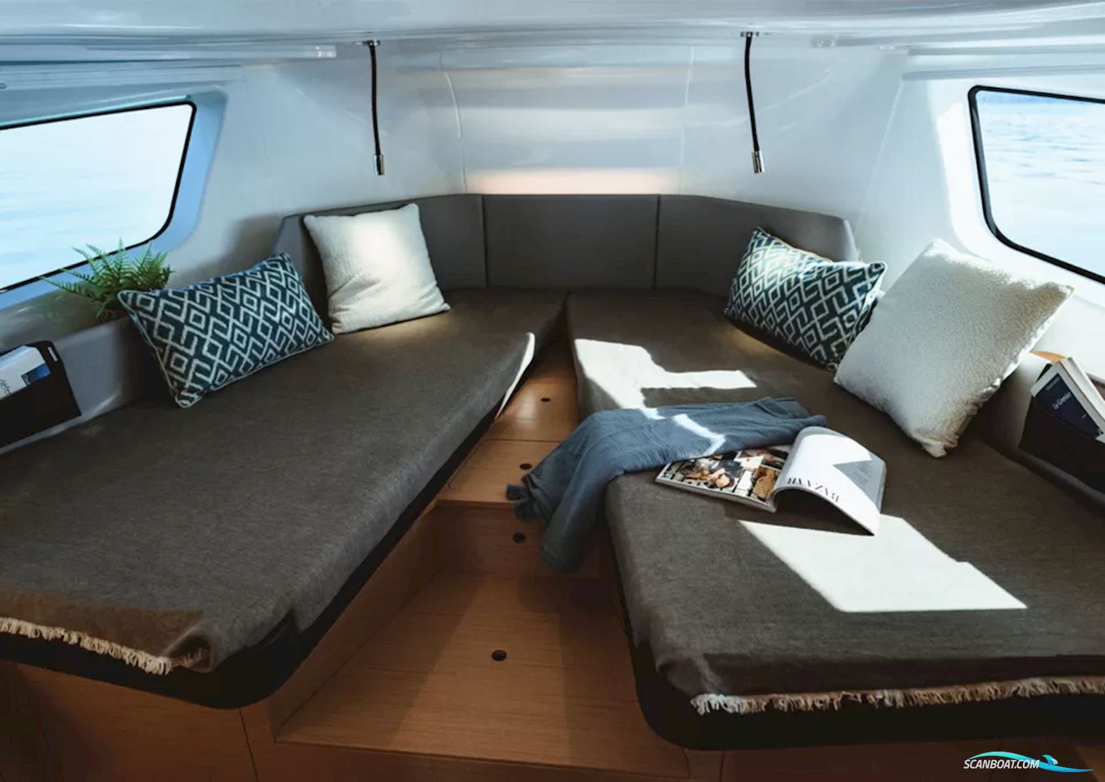 DELPHIA YACHTS 10 LoungeTop Electric