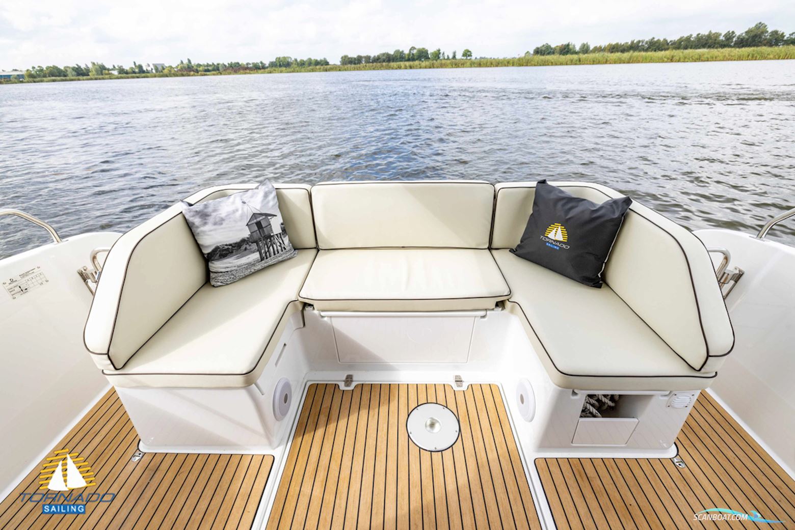 DELPHIA YACHTS 10 Sedan Electric
