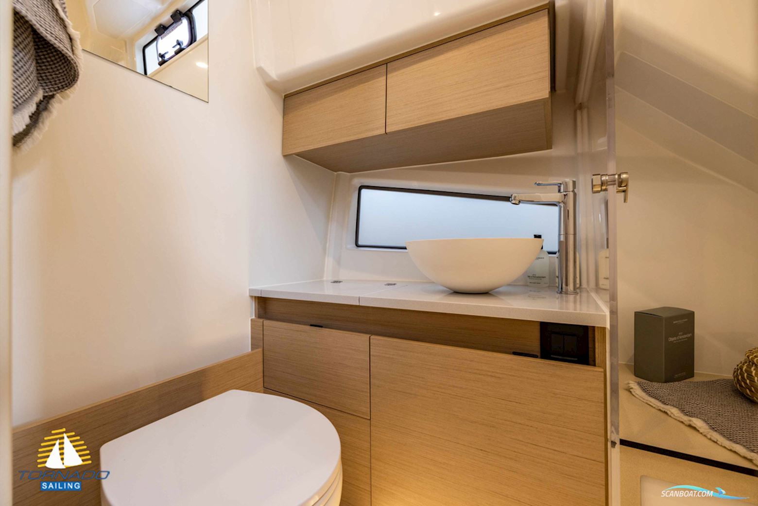 DELPHIA YACHTS 10 Sedan Electric