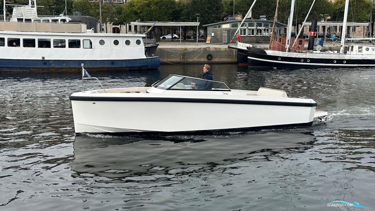 Delta 26 Open
