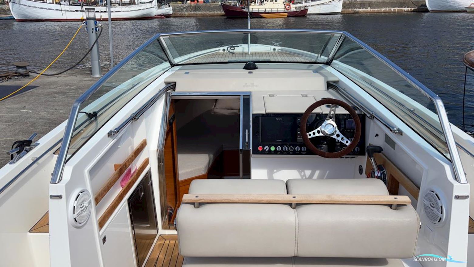 Delta 26 Open