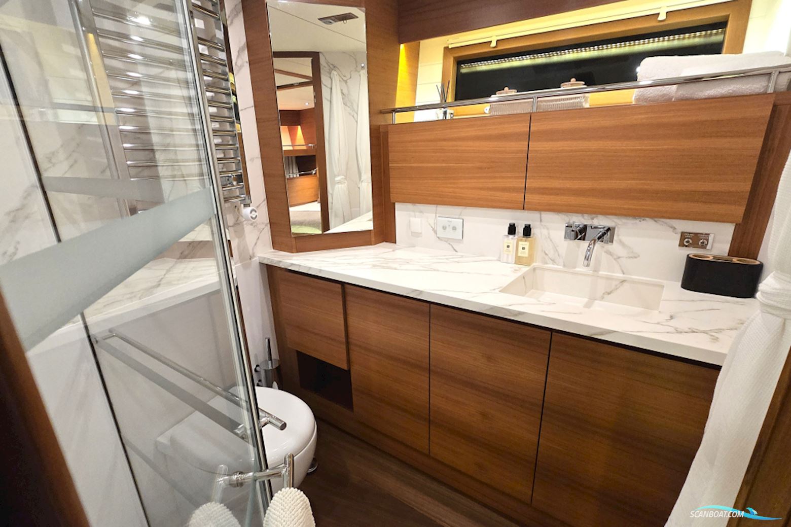 Delta Powerboats 88 Carbon