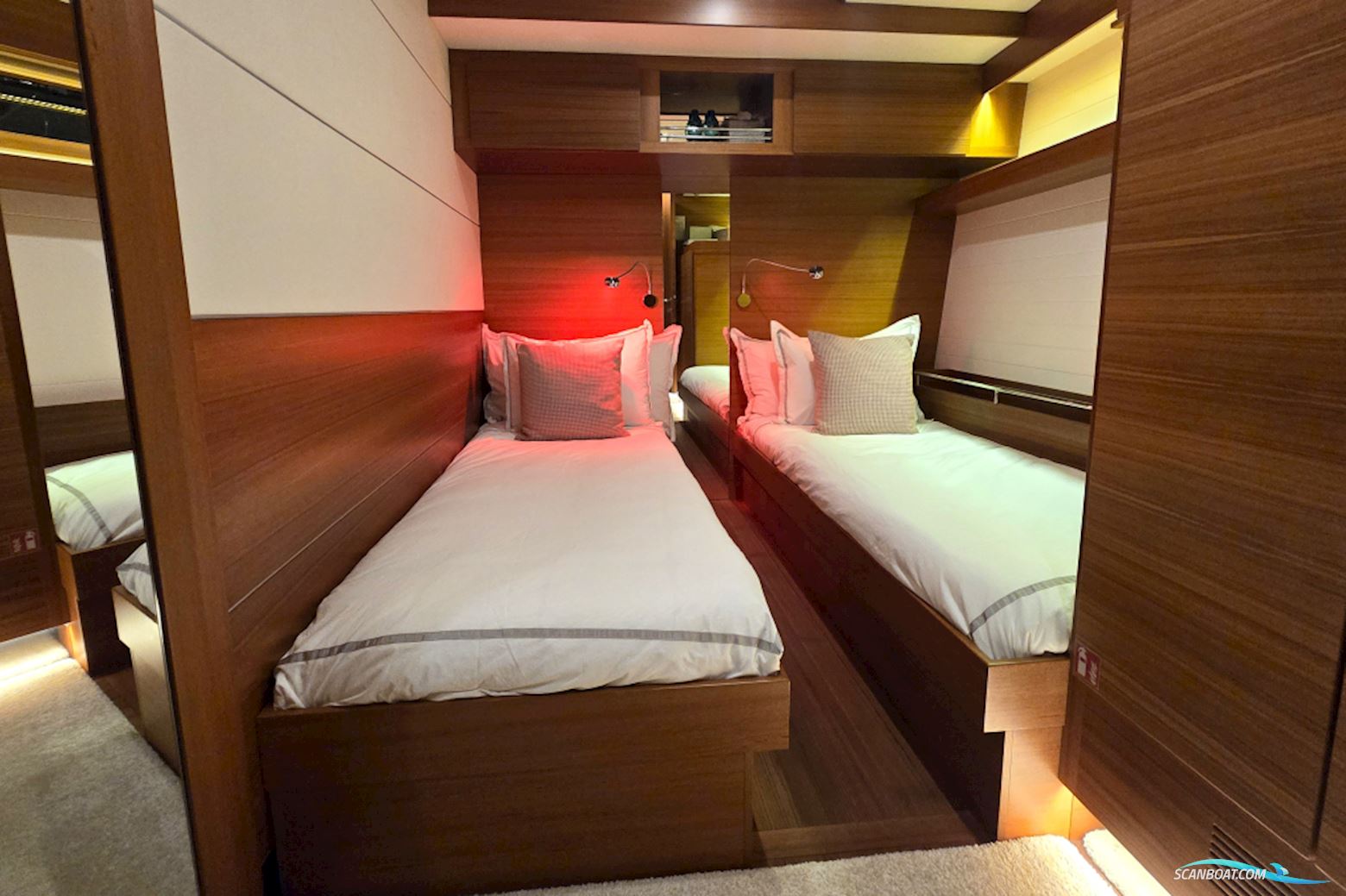 Delta Powerboats 88 Carbon