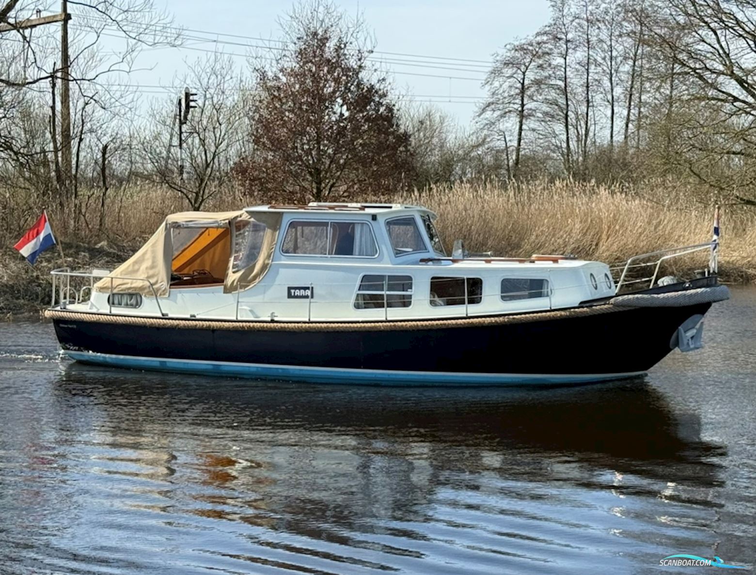 Dolmanvlet 970 Motorboat 1977, with Peugeot engine, The Netherlands