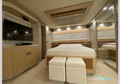 Dominator 680 Fly Motorboat 2008, with Man V12 1460 engine, Italy