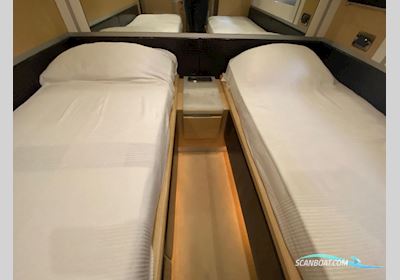 Dominator 680 Fly Motorboat 2008, with Man V12 1460 engine, Italy