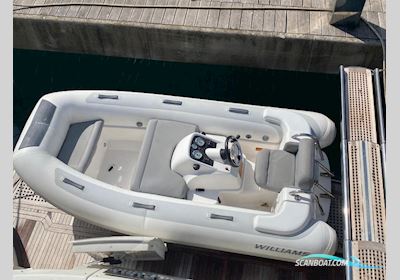 Dominator 680 Fly Motorboat 2008, with Man V12 1460 engine, Italy