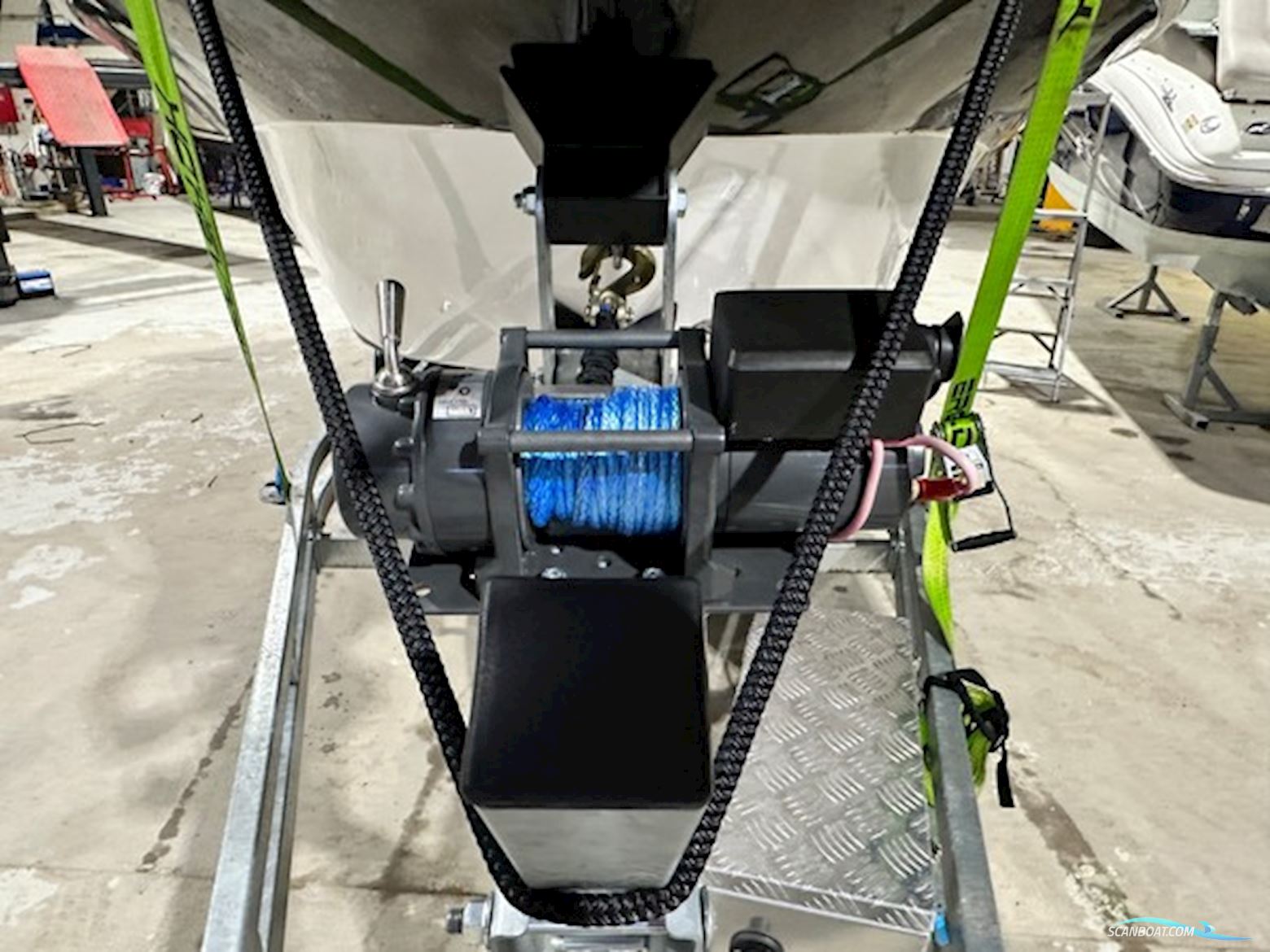 Drago 665 Comfortline Suzuki 200 HK