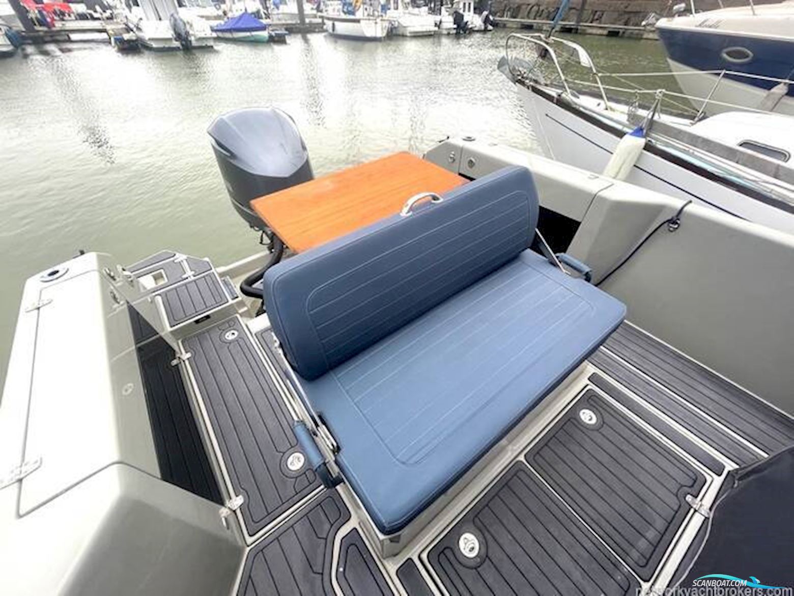 Dromeas D28 WA
