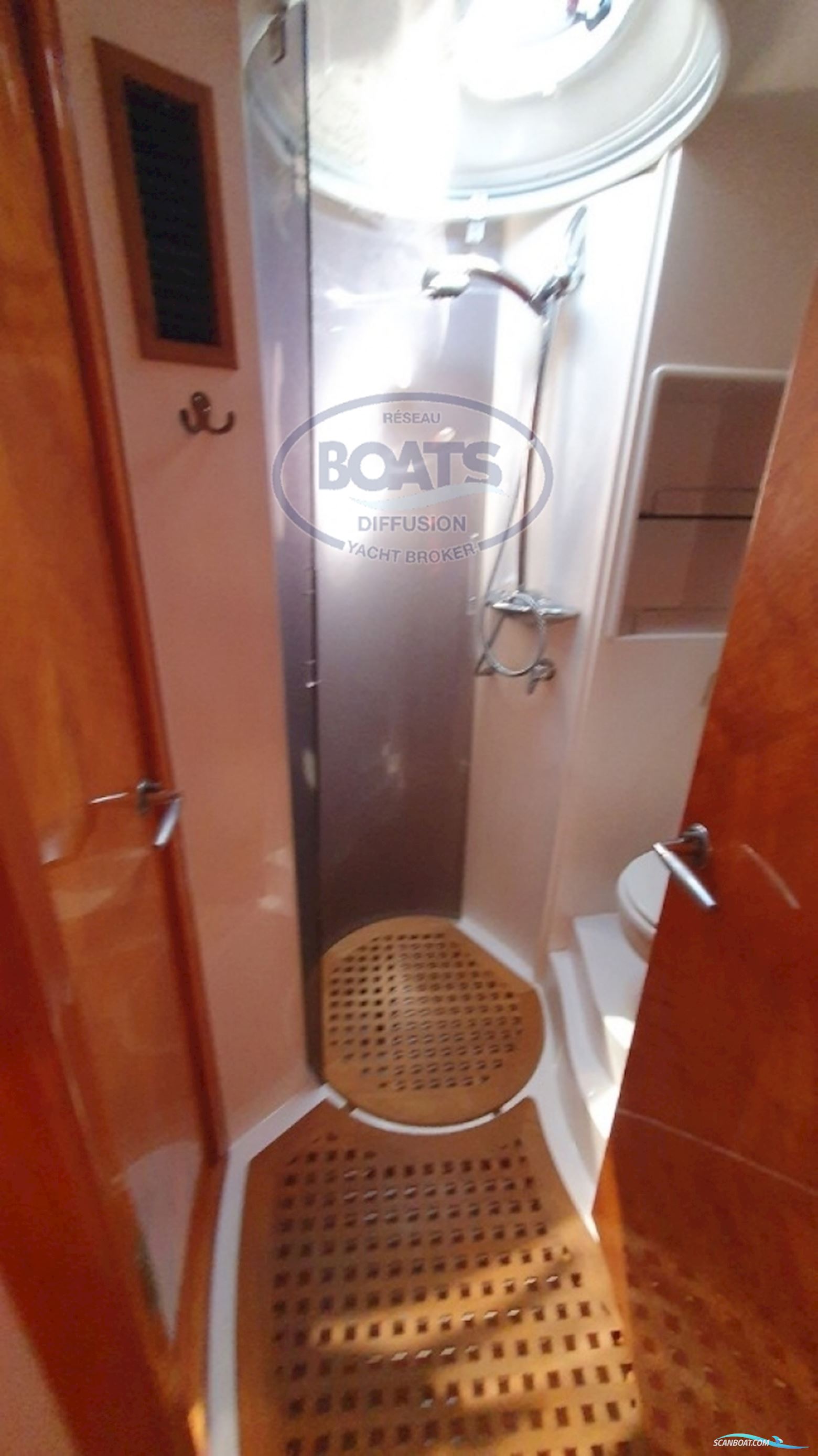 Elan Motorni Elan 42 HT