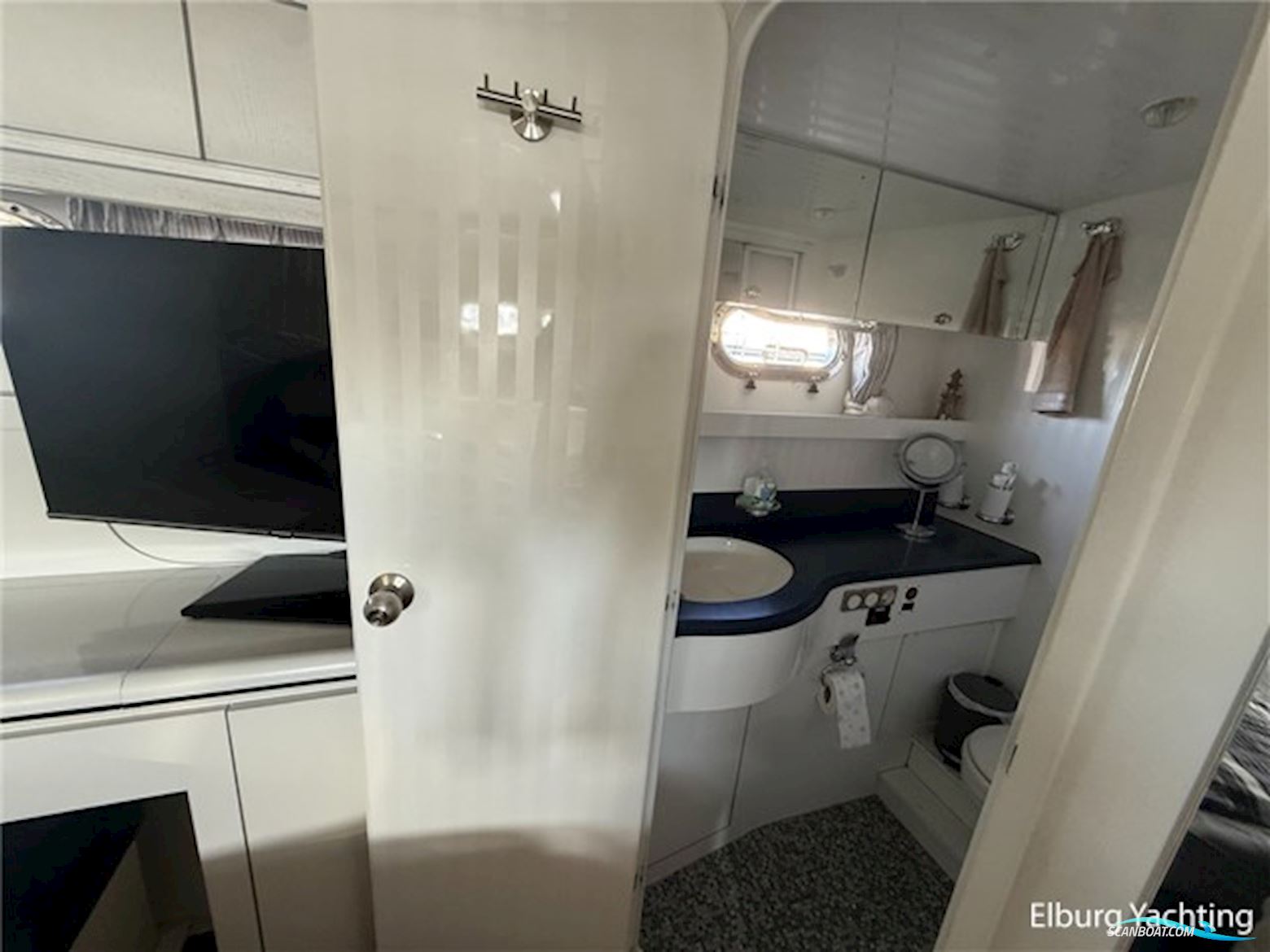 Elegance 53
