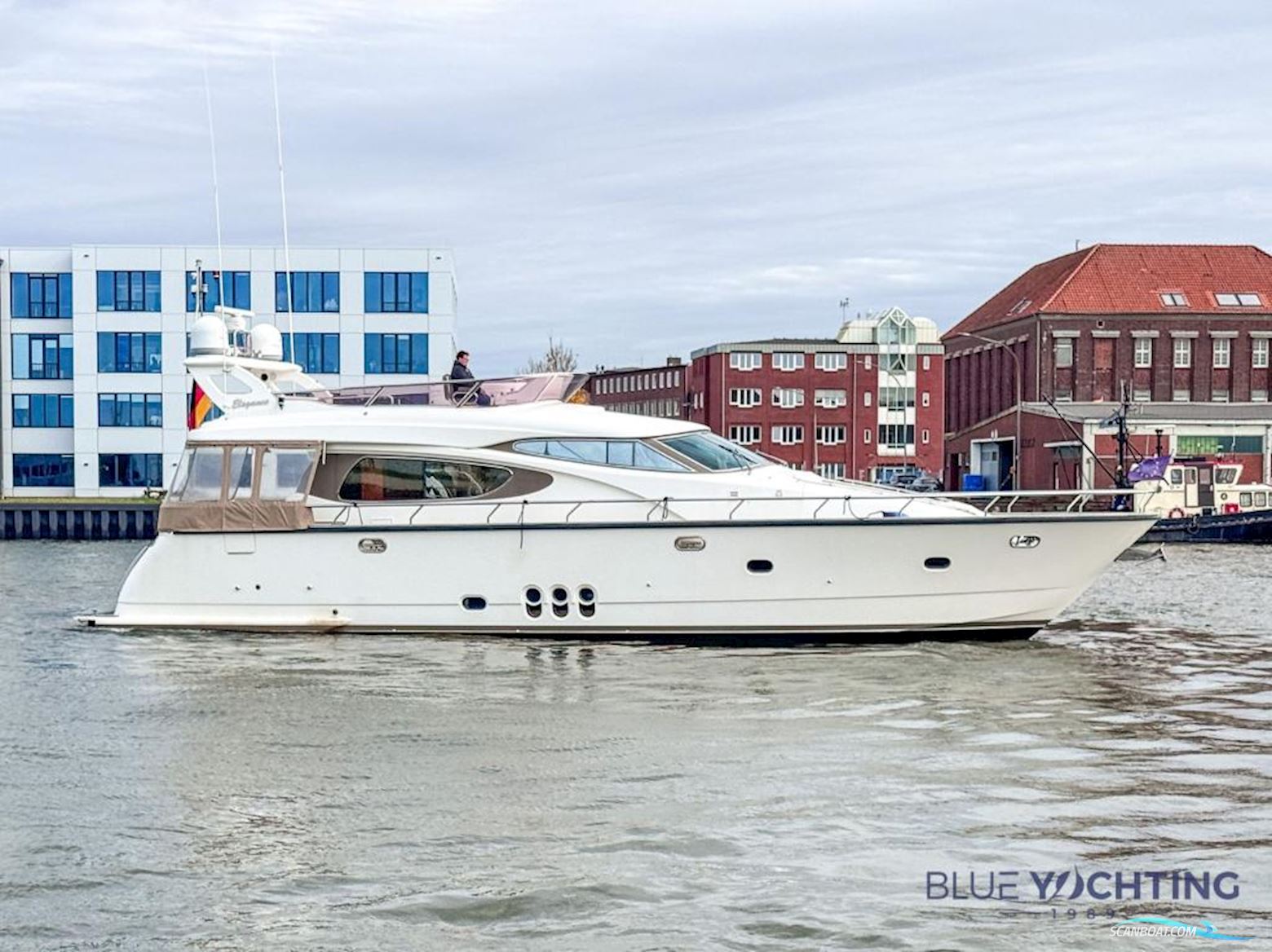 Elegance 60 Garage Motorboat 2007, with Man V10-1100 engine, Germany