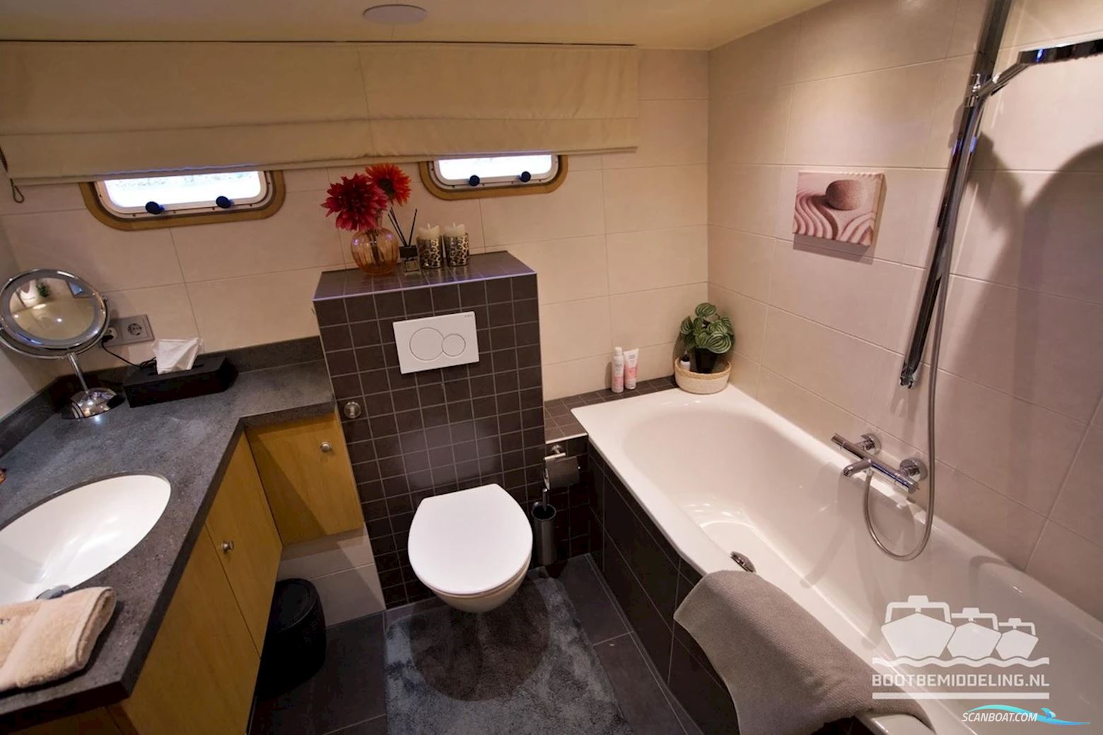 Euroship 1900 Pilothouse