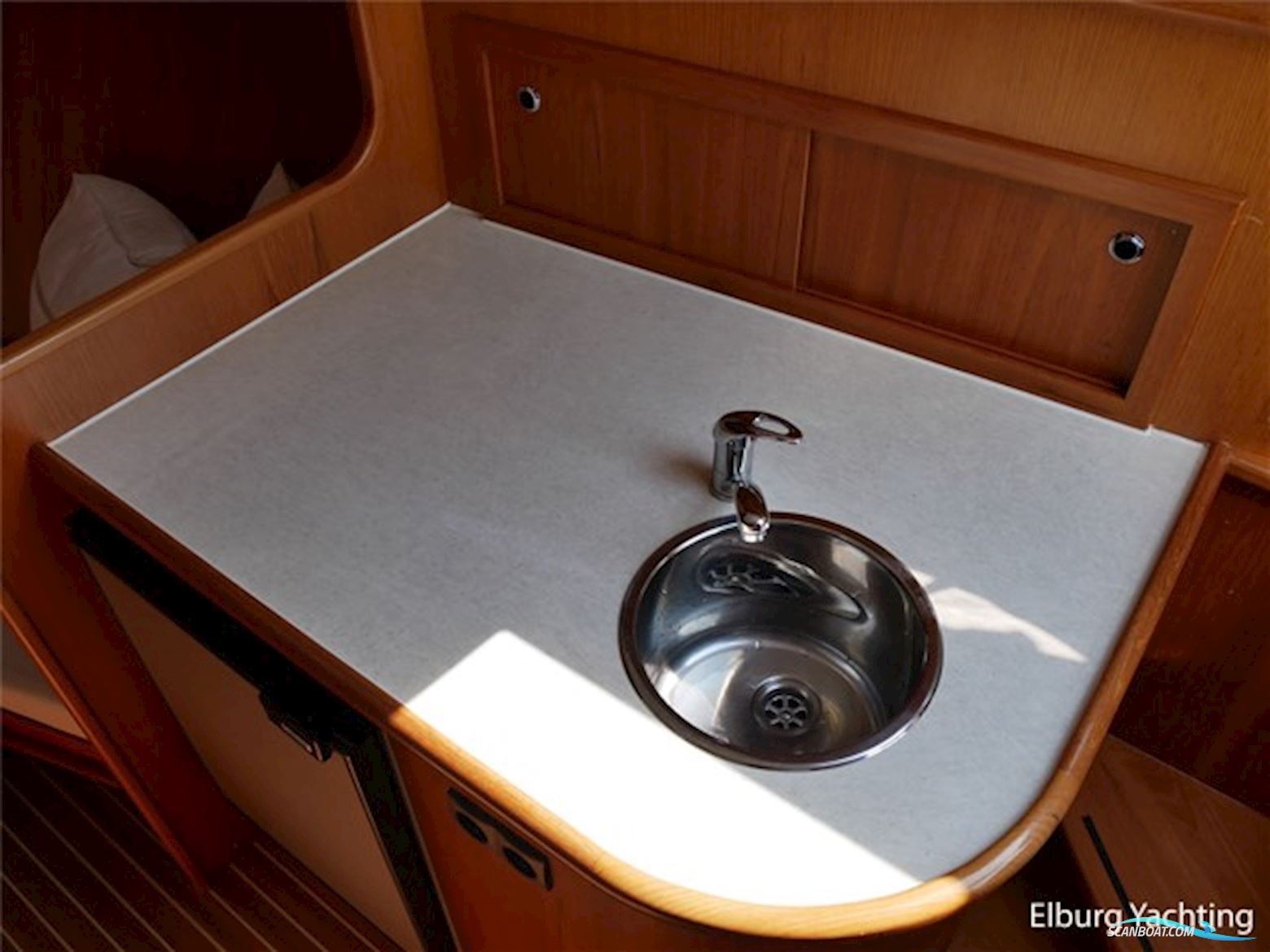 Euroship 33,3ft. Custombuilt Cabinsloep 