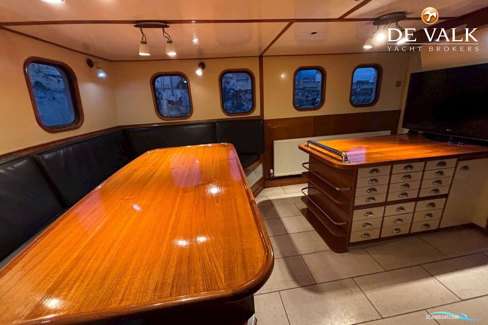 Expedition Vessel Long Range 29M