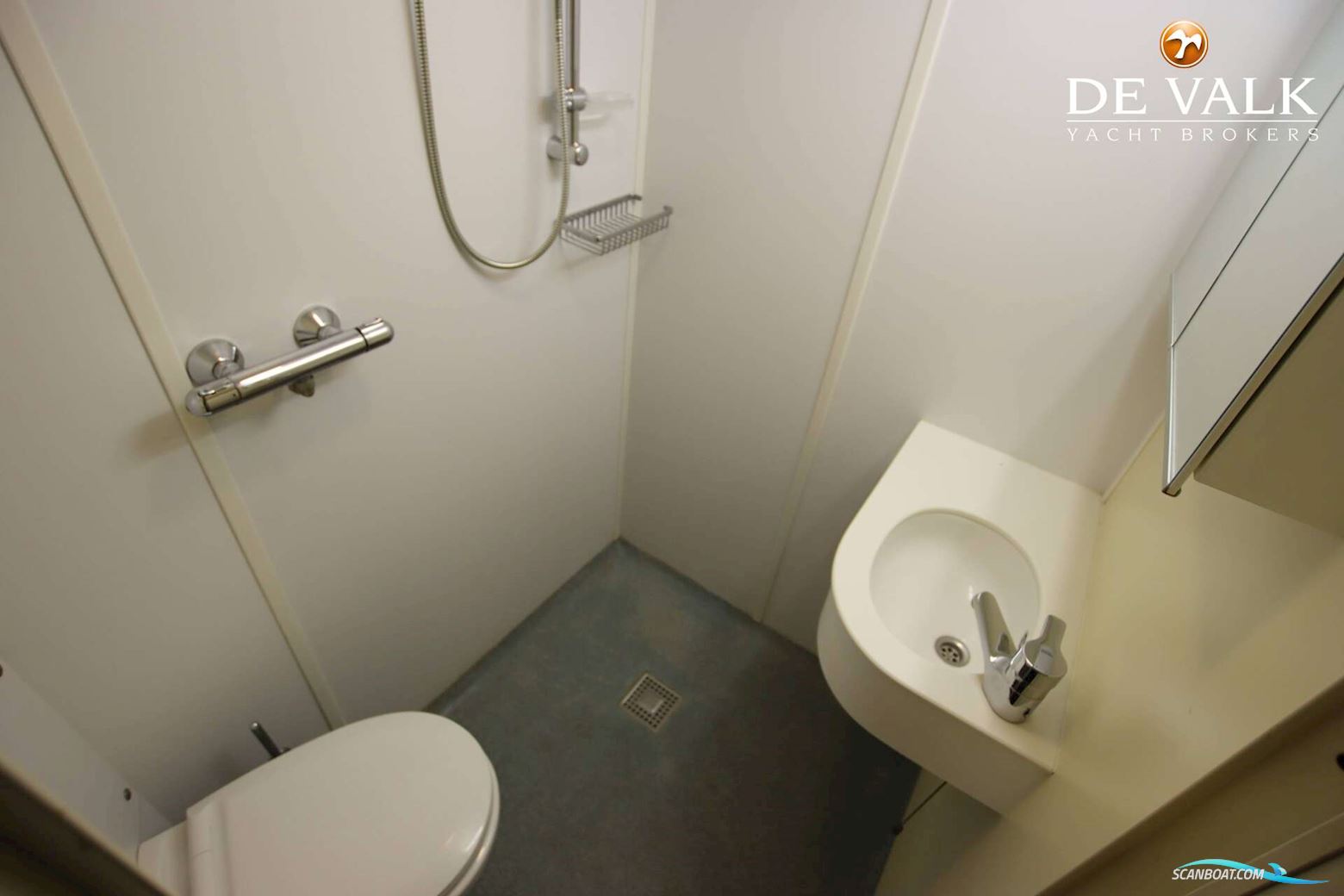 Explorer Motor Yacht