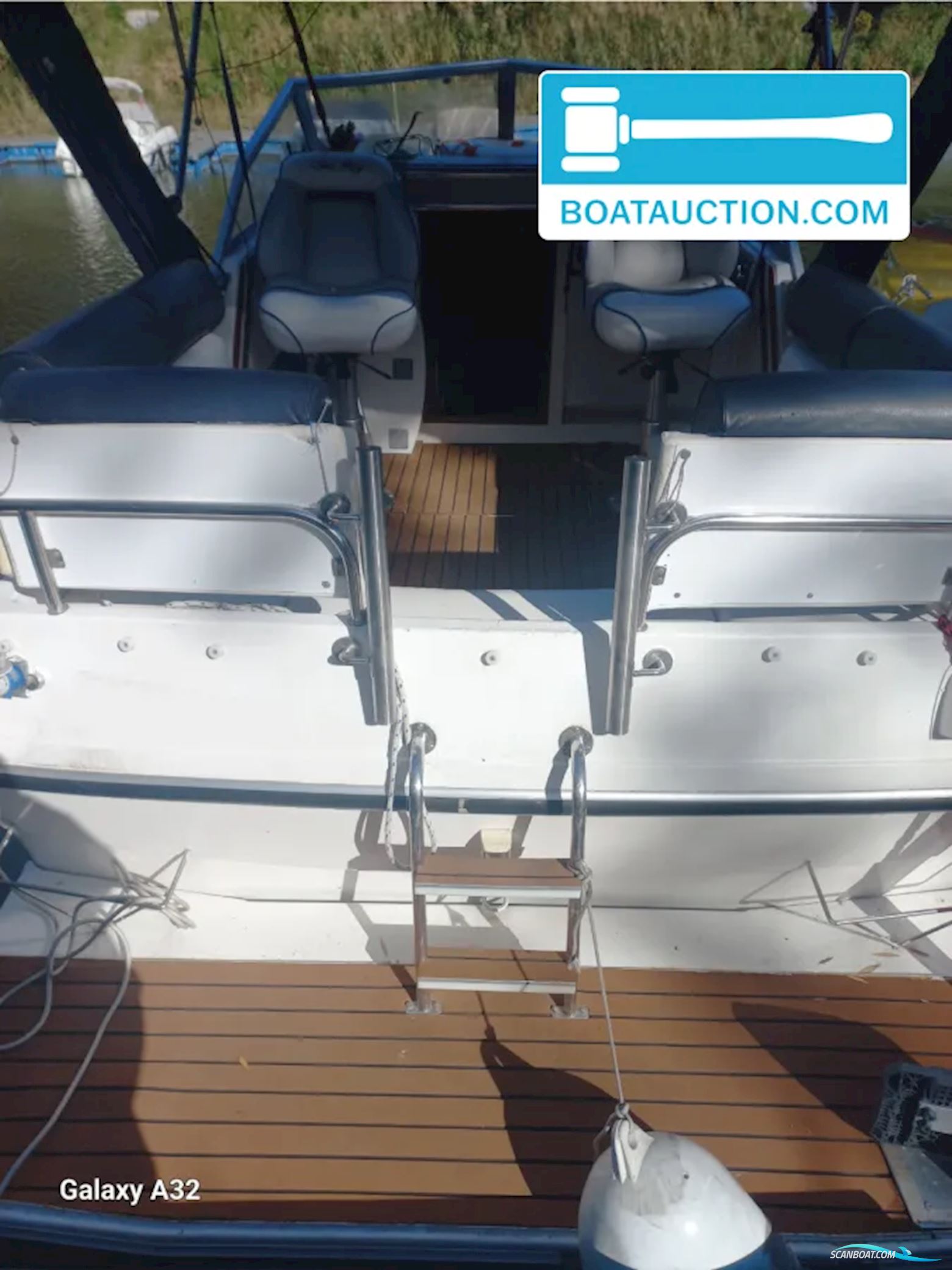 Fairline 21