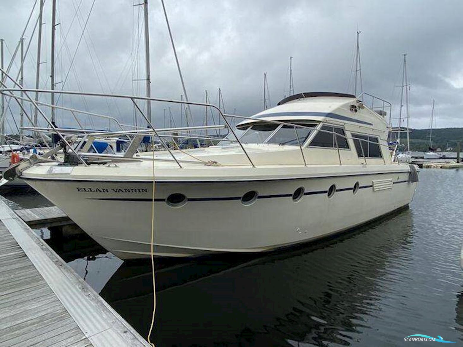 Fairline 40 Motorboat 1981, with Ford Mermaid engine, United Kingdom