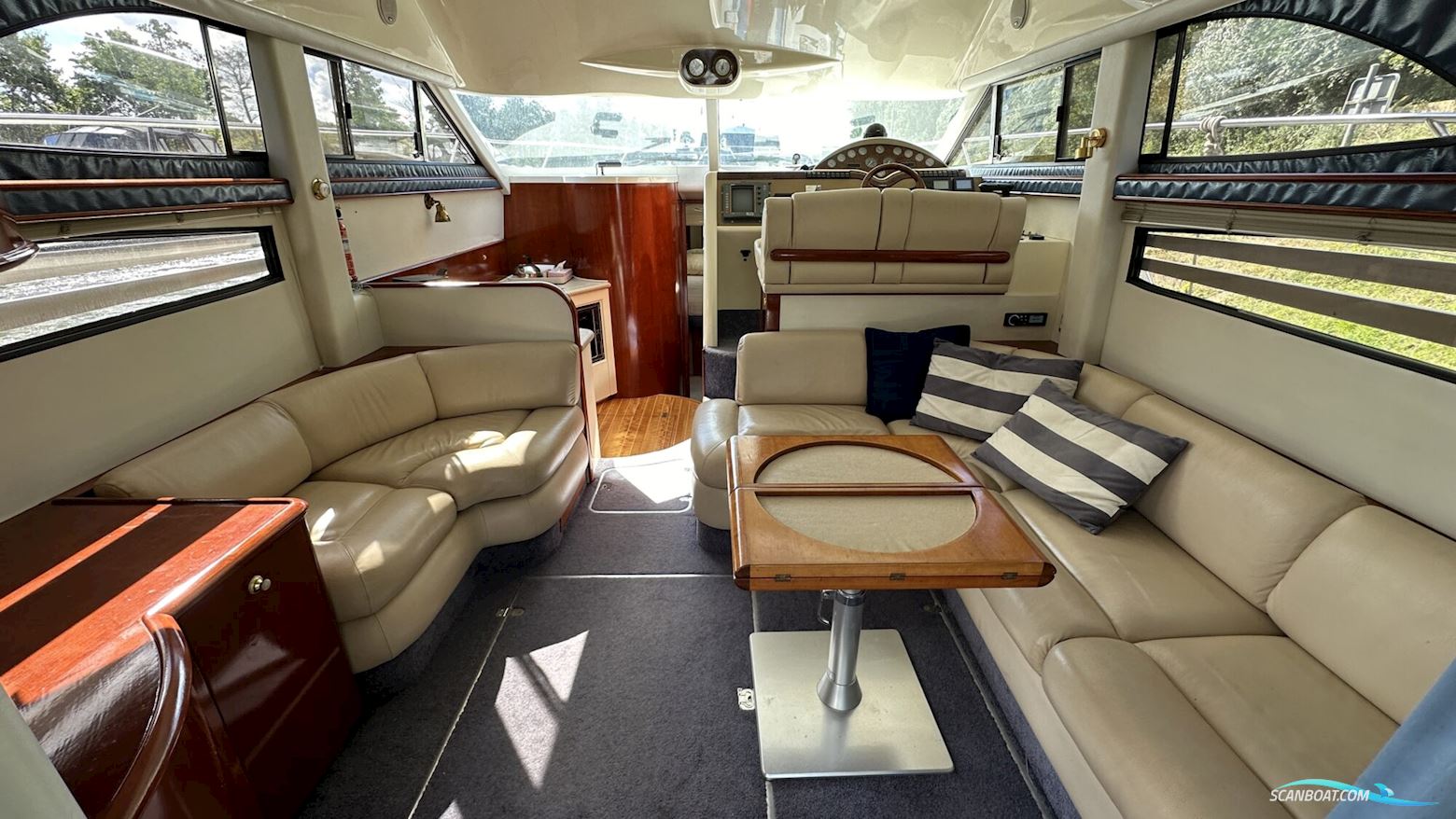 Fairline Phantom 40 Flybridge