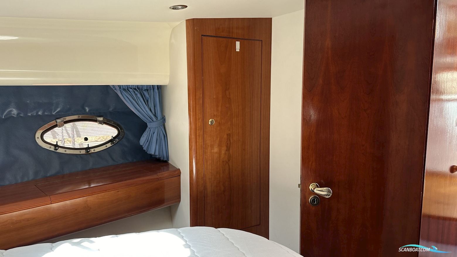 Fairline Phantom 40 Flybridge