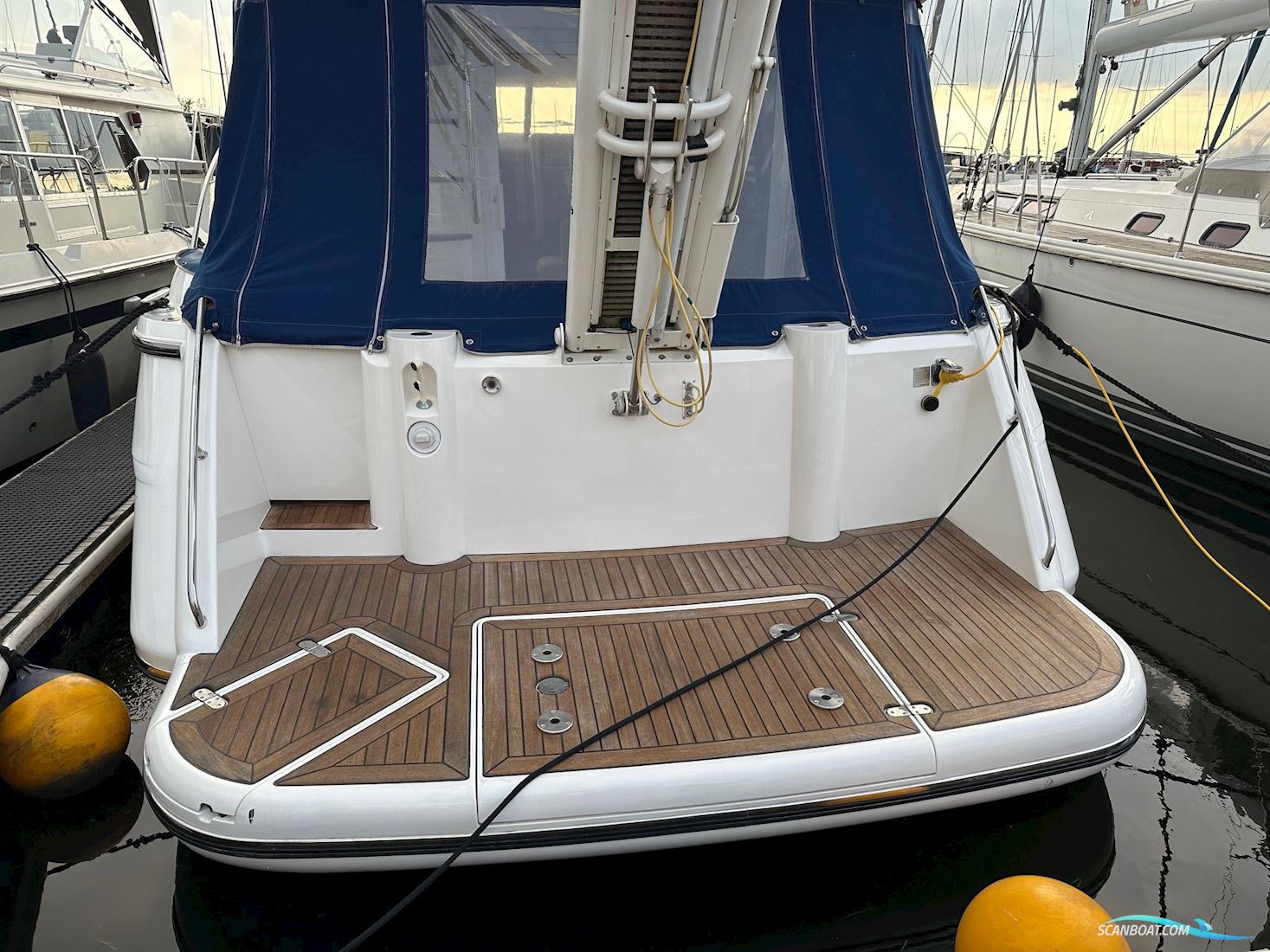 Fairline Phantom 42 - Netop Nedsat