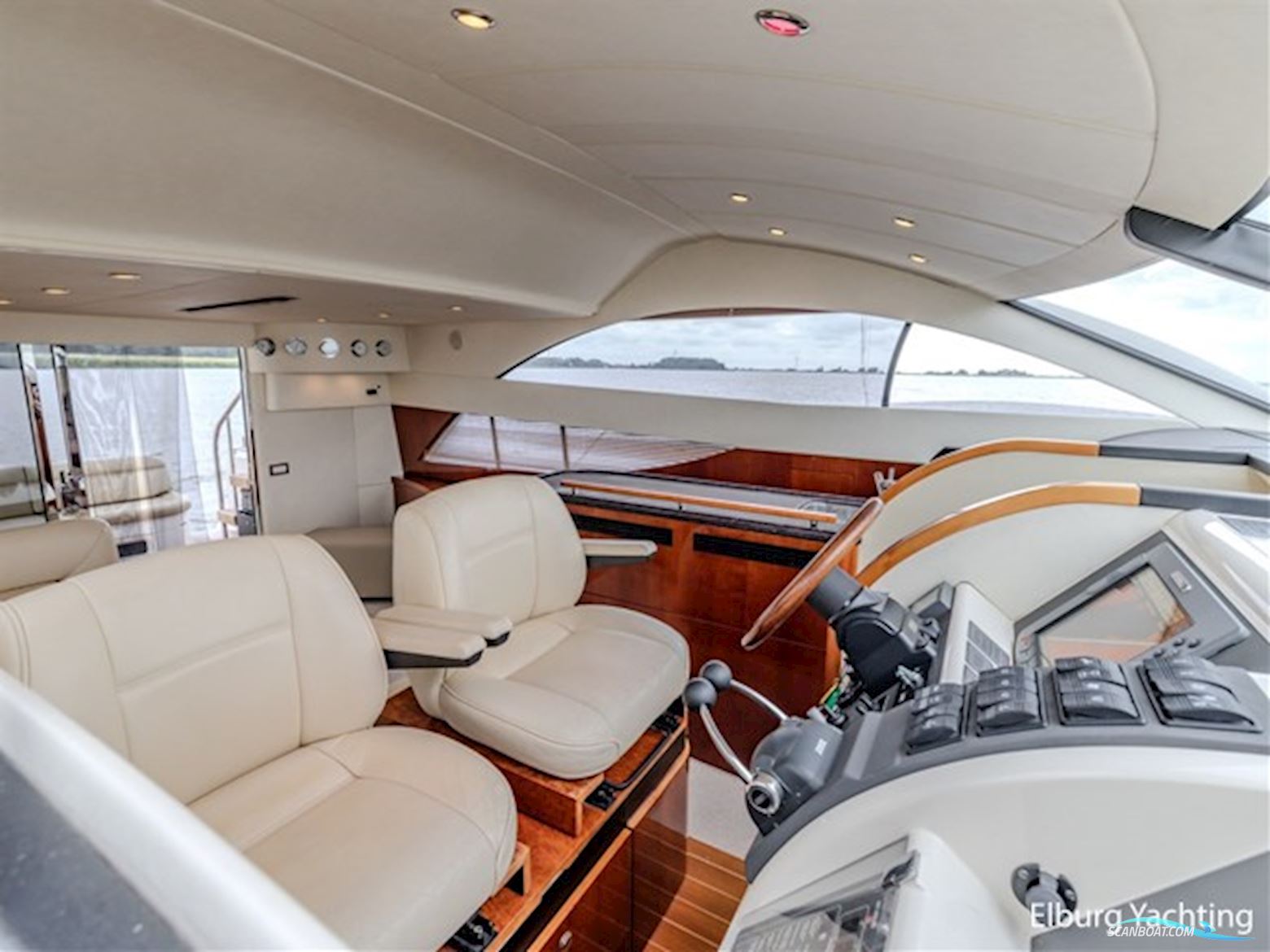 Fairline Phantom 50 - Flybridge 