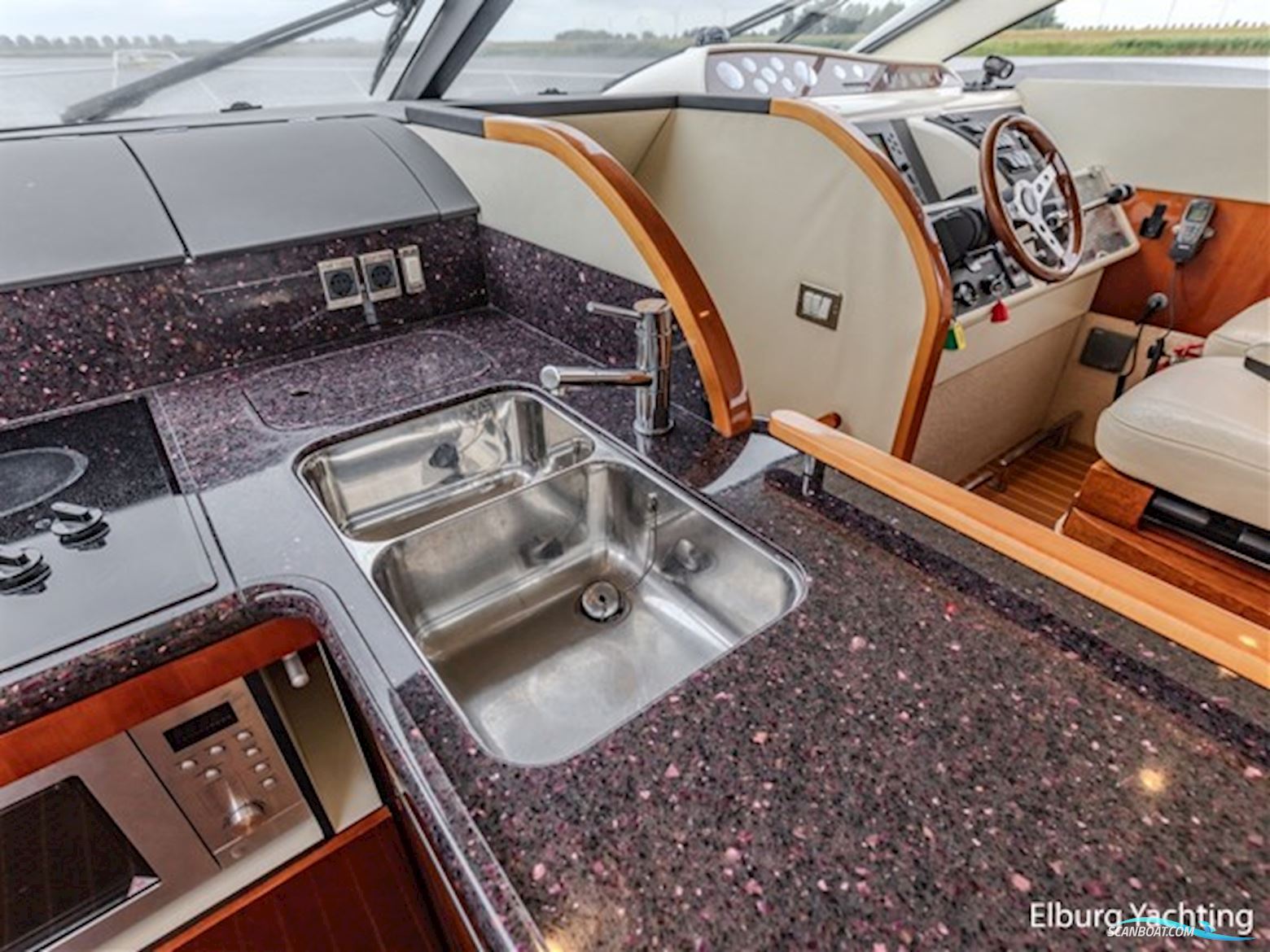 Fairline Phantom 50 - Flybridge 