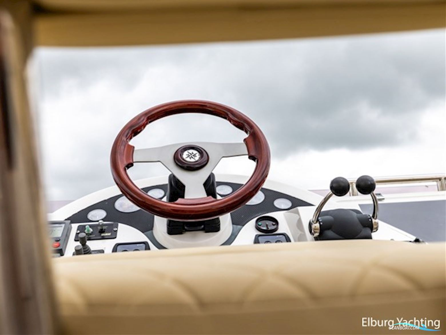 Fairline Phantom 50 - Flybridge 