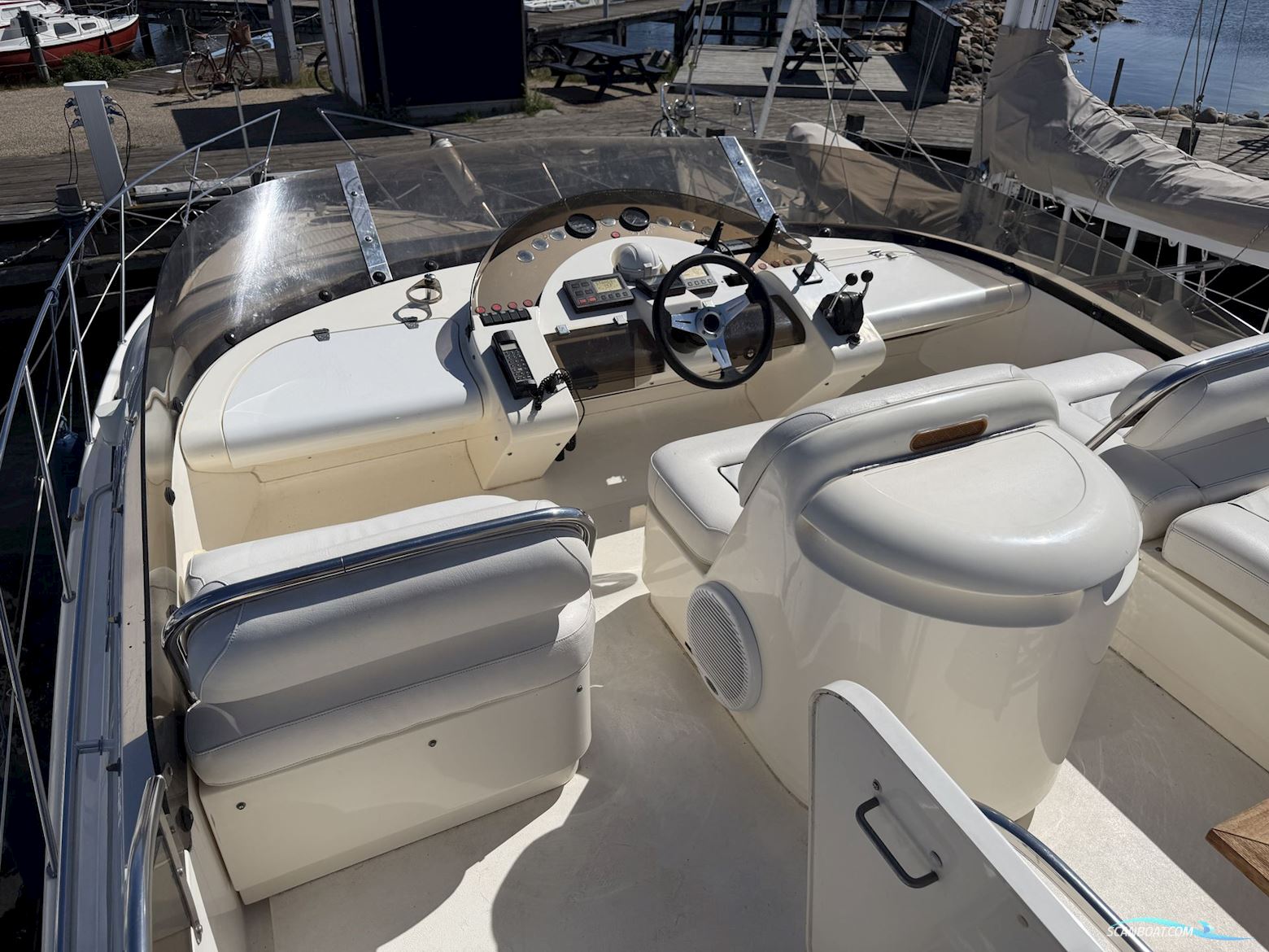Fairline Squadron 43