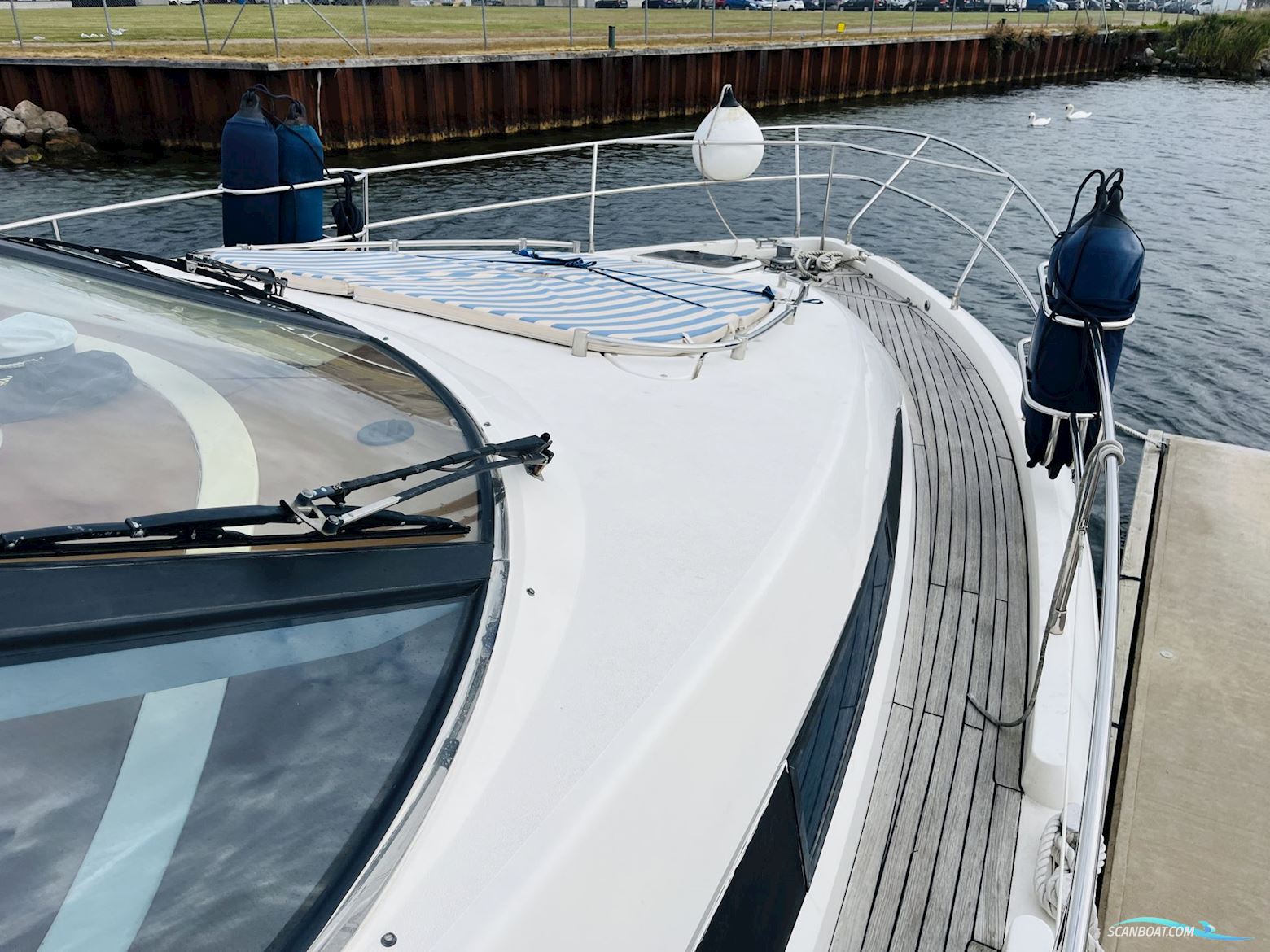 Fairline Squadron 52