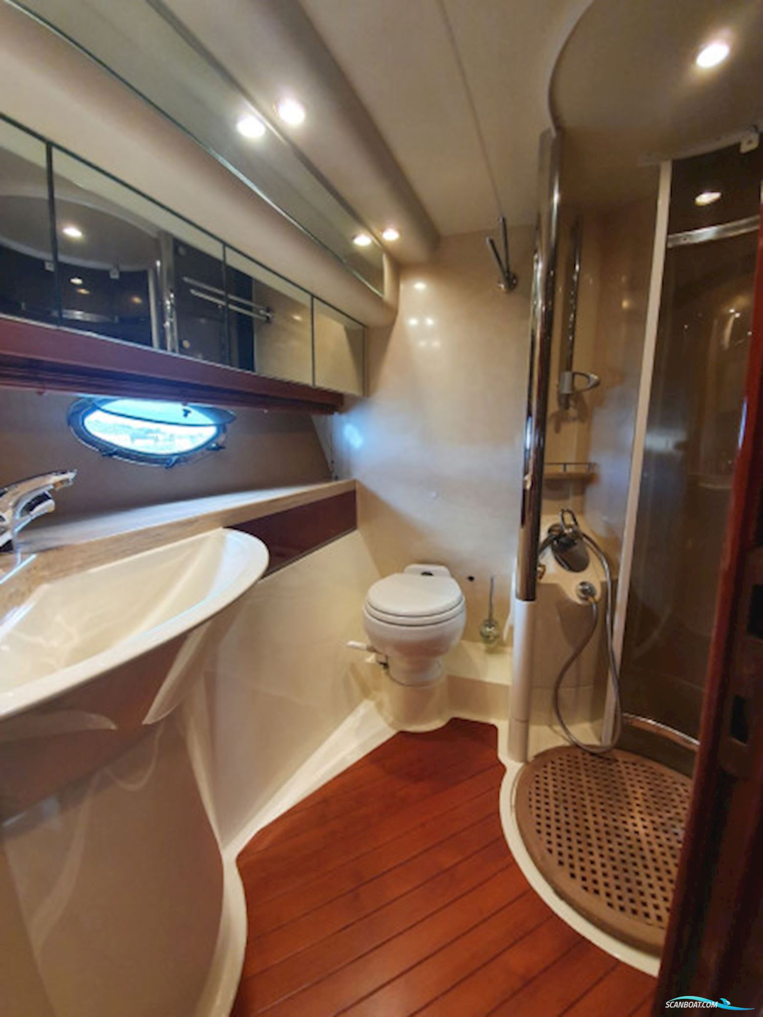 Fairline Squadron 55 Fly