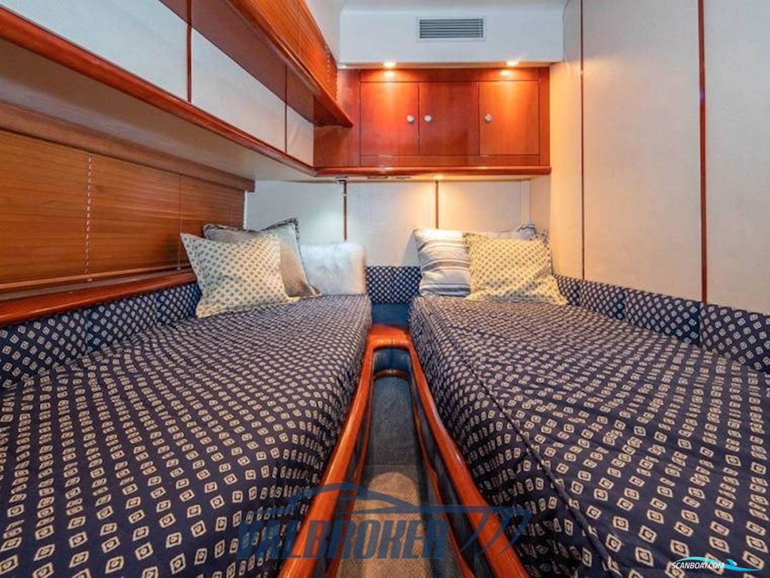 Fairline Squadron 62